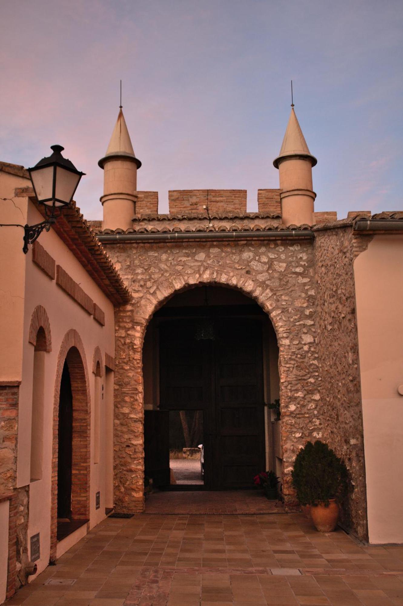 Castillo Con Piscina En Plena Sierra Calderona セゴルベ エクステリア 写真